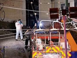 15 muertos tras brutal descarrilamiento de funicular lleno de turistas