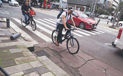 ¡Ciclovía en el abandono! Insurgentes pierde bolardos y automovilistas invaden el carril