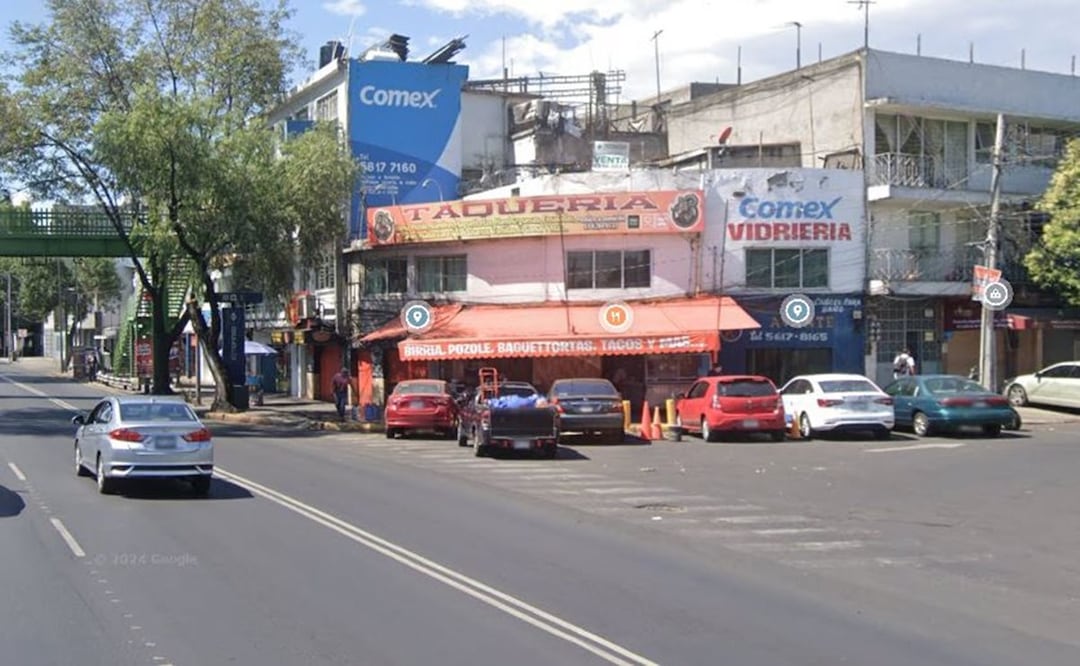 Sicarios acorralan en una taquería a extorsionador y lo dejan herido de muerte, en Coyoacán
