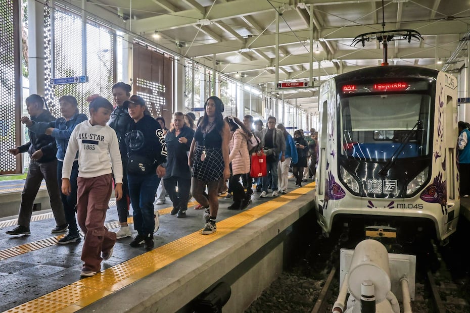 Ciudad de México, 16 octubre 2026. Flujo Tren Ligero Estación Tasqueña.
Foto: Luis Camacho