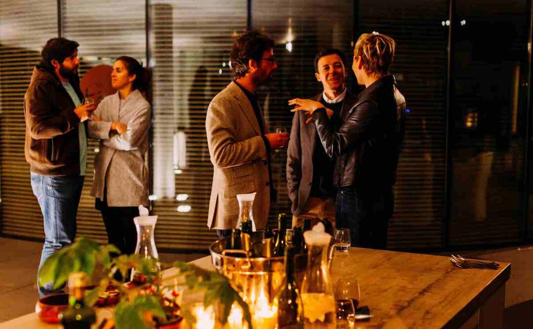 Chismecitos faranduleros y otros temas que NO debes tocar en tu cena navideña