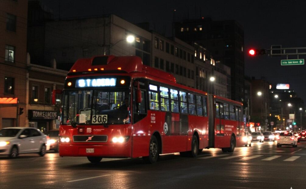 Imagen ilustrativa: IA (Metrobús CDMX)