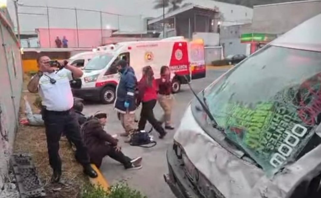 choque de transporte público en Tlalnepantla deja 14 lesionados. Foto: (Especial)