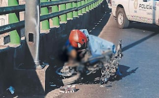 Biker se queda sin poderes, se estampa contra poste y muere en la Gustavo A Madero