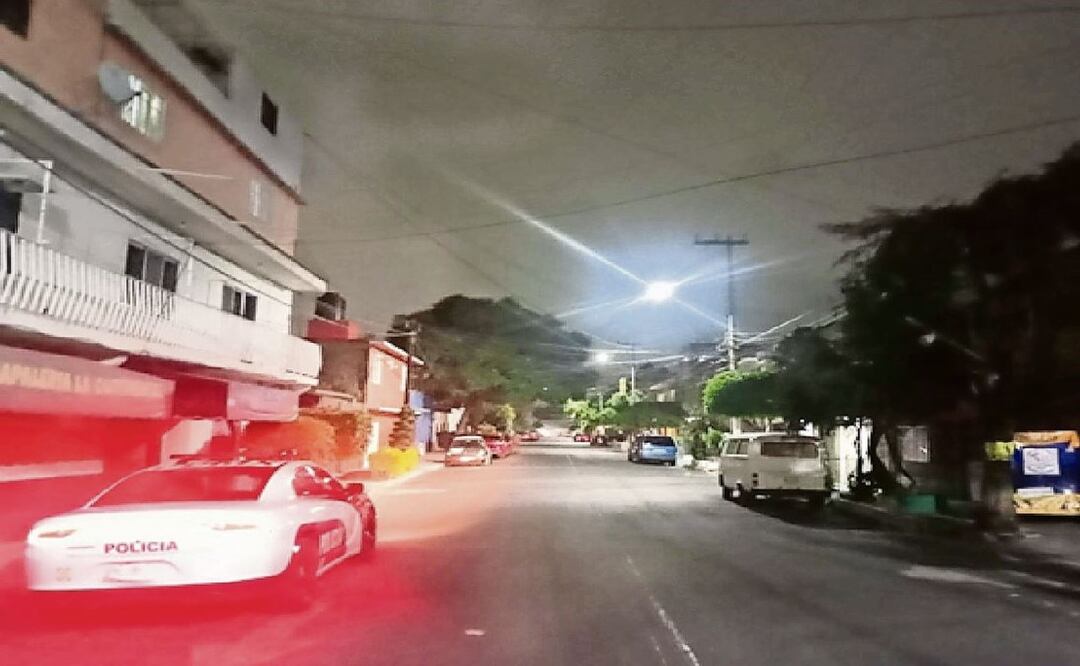 Biker se echa de un plomazo a conductor que le pidió bajar la velocidad, en CDMX