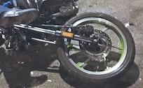 ¡Trancazo! Joven muere al derrapar en una motocicleta en Almoloya de Juárez, su pareja fue detenida