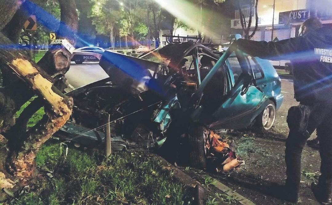 La velocidad y los arboles no se llevan, muere conductor en aparatoso choque en Coyoacán