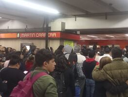 Metro CDMX: Línea 6 colapsada con retrasos de 20 minutos ¿Qué está pasando?