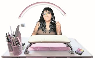 Carolina logró reproducir a mano alzada las máscaras de diez figuras de la lucha libre mexicana
