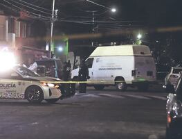 Sicarios “descomponen” vida de un hombre en un taller mecánico, en Iztapalapa