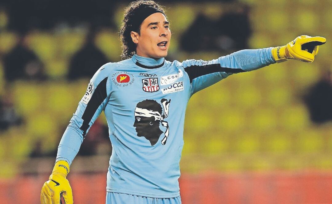 Guillermo Ochoa es elegido capitán histórico del Ajaccio por aficionados franceses