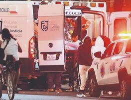 Tepito: Difunto es bajado de ambulancia por su familia y agreden medios de comunicación