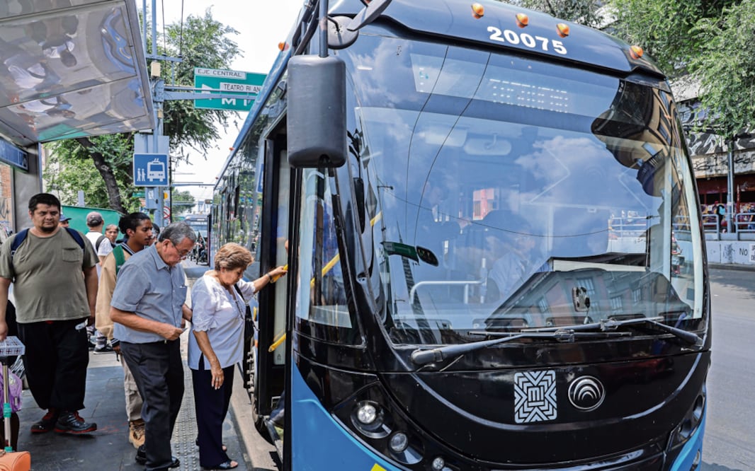 RTP causa largas esperas por obras en Línea 2 del Metro, usuarios optan por Trolebús (Foto: Gabriel Pano)