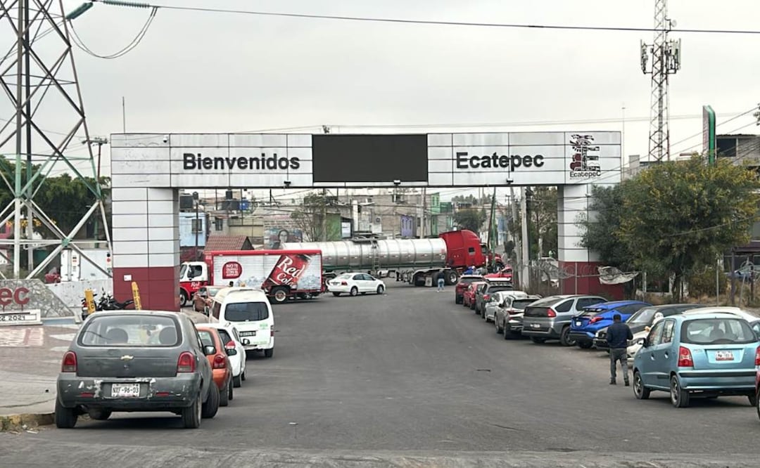 Caos en Ecatepec: Bloqueos simultáneos paralizan entradas y salidas del municipio