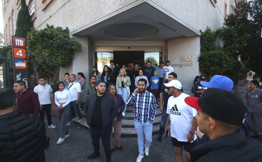 El movimiento del suelo pone en alerta incluso a los turistas que visitan la ciudad.