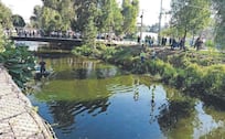 ¡Escondido! Encuentran el cuerpo de un hombre a las orillas del Canal Nacional en Iztapalapa