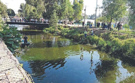¡Escondido! Encuentran el cuerpo de un hombre a las orillas del Canal Nacional en Iztapalapa