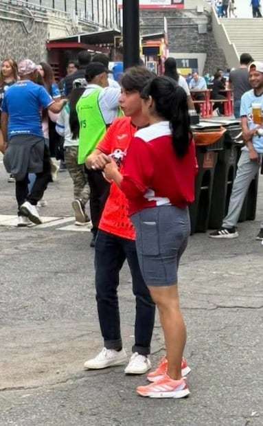 Santiago Domínguez fuera del estadio (Vía: X)