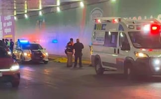 Un hombre muere arrollado en los carriles centrales de un bajopuente que cruza Calzada de Tlalpan 