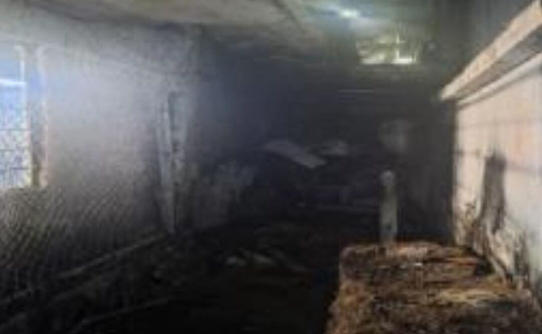 Foto: Especiales (Incendio en San Lorenzo, Iztapalapa: Bomberos hallan un cadáver entre las cenizas)