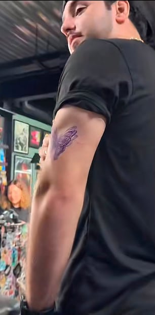 Tatuaje de Carlos Loaiza (Vía: Tik Tok)