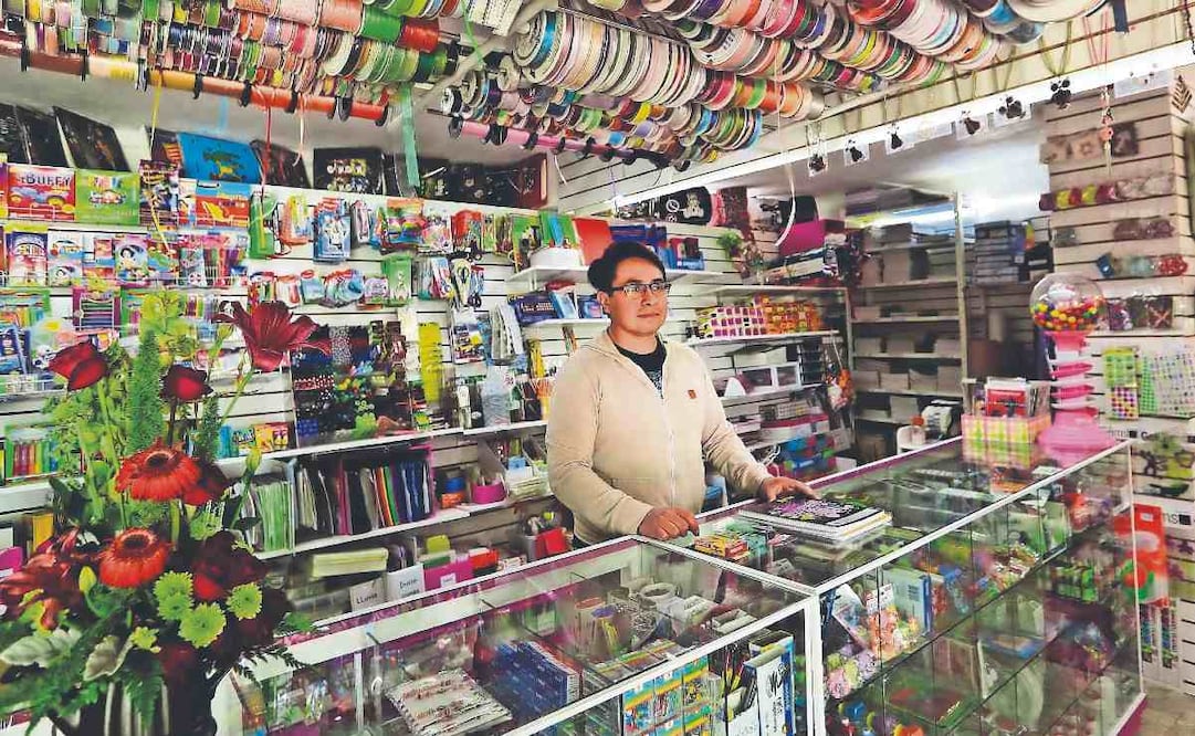 Papelerías ofrecen uñas y comida para no cerrar, comerciantes en CDMX culpan a la IA (Foto: Especial)
