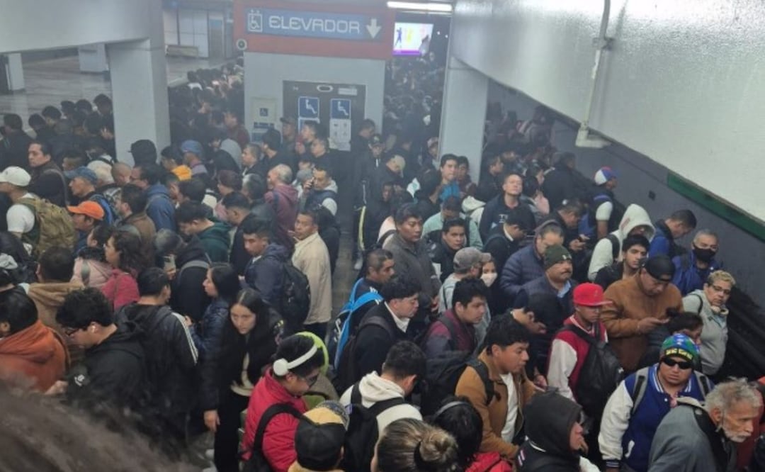 Metro CDMX con retrasos. Foto: (Especial)
