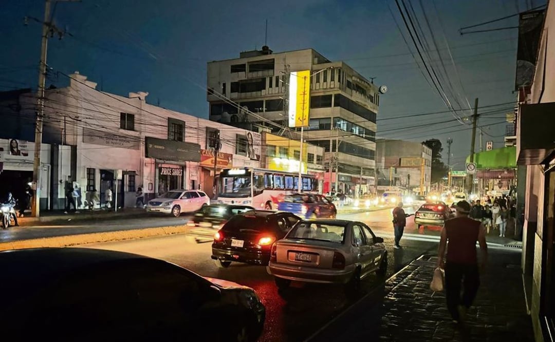 ¿Por qué hubo apagón anoche en medio México? Esto es lo que se sabe