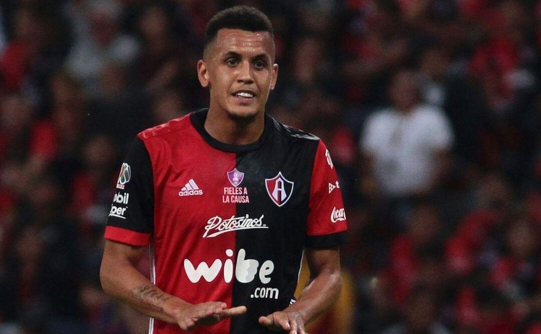 Ex del Atlas fue acusado de fraude por usar el permiso de estacionamiento de un muerto 