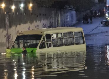 ¿Hay vialidades cerradas por lluvias? Agua bloquea pasos en importantes vialidades de CDMX