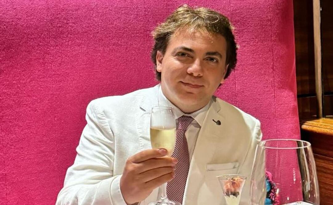 Cristian Castro: Aunque será padre, lo captan intentando besar a otra mujer