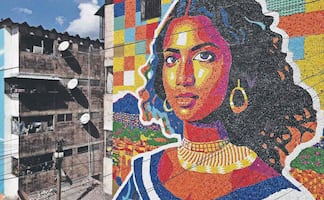 La "Gioconda Latina" hecha con 100 mil tapas de plástico que transforma a El Salvador