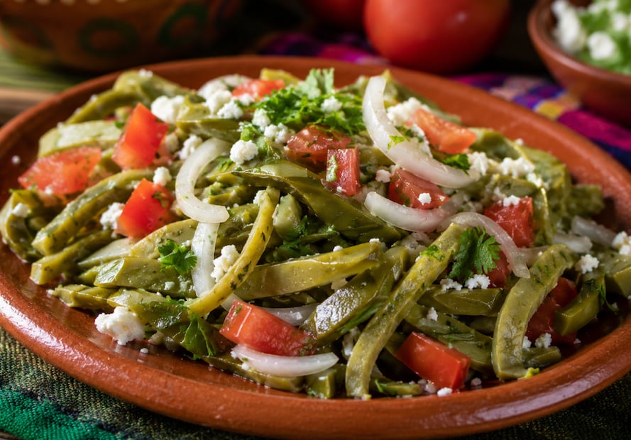 Ensalada de nopal (Foto: Creada con IA)