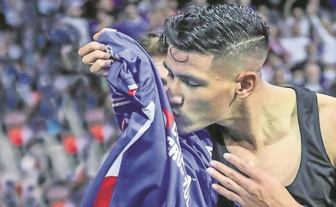 Uriel Antuna: Por respeto a Chivas no besará el escudo de Cruz Azul