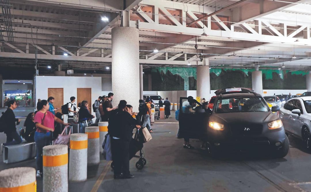 “Ya se relajó”: taxis por aplicación operan otra vez dentro del AICM pese a restricciones. Foto: (Diego Simón. El Gráfico)