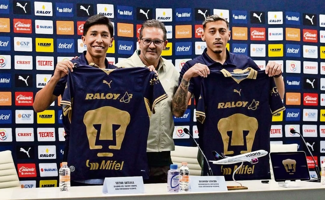 Víctor Arteaga y el argentino Luciano Herrera fueron presentados oficialmente como refuerzos auriazules. Foto: Maritza Villagómez / EL GRÁFICO