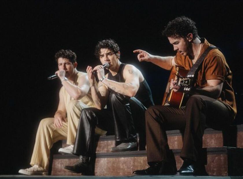 jonas_brothers.png