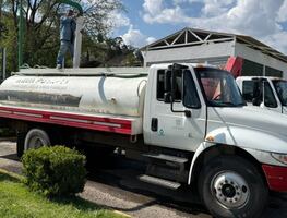 Más de 700 pipas garantizan agua en hospitales y penales tras el combate al huachicoleo del agua en Edomex