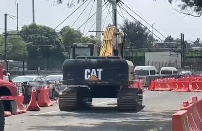 Socavón en Calzada Ignacio Zaragoza tardará un mes en repararse, ¿Qué rutas alternas hay?