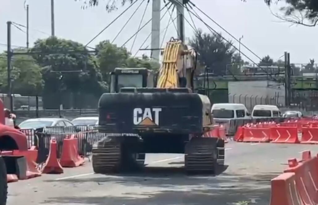 Socavón en Ignacio Zaragoza (Foto: Yara Silva)
