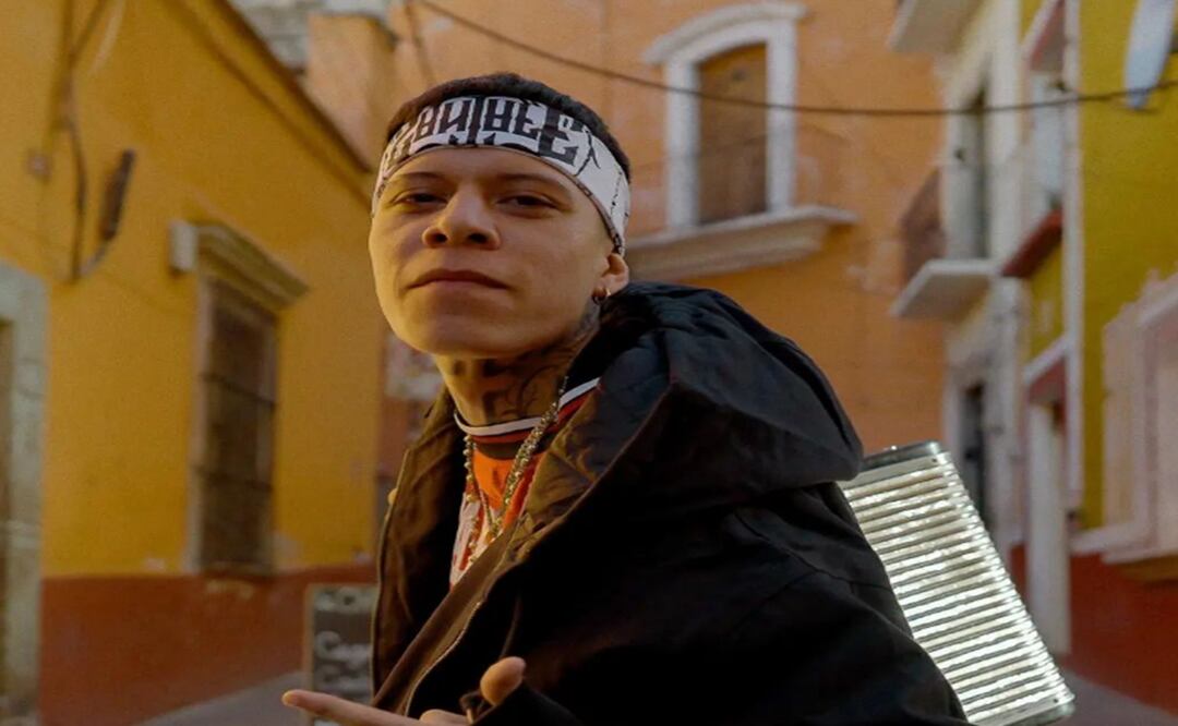 Santa Fe Klan se gana el corazón de sus seguidores por enternecedora acción con mini fan