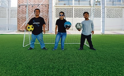 ¡Suerte, campeones! Jugadores listos para la Copa Internacional de Futbol de Personas de Talla Baja