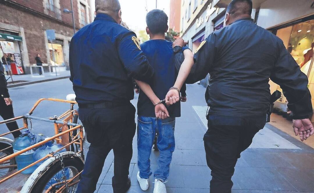 Joven de 16 años mata a guardia de seguridad de una Bodega Aurerrá del Centro Histórico tras intento de robo. Foto: (Francisco Rodríguez. El Gráfico)