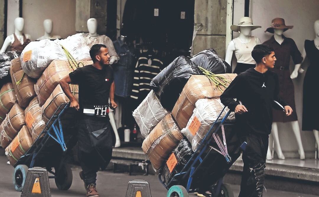 Chinos se apoderan de la venta de ropa en Mixcalco ¿y los comerciantes mexicanos?