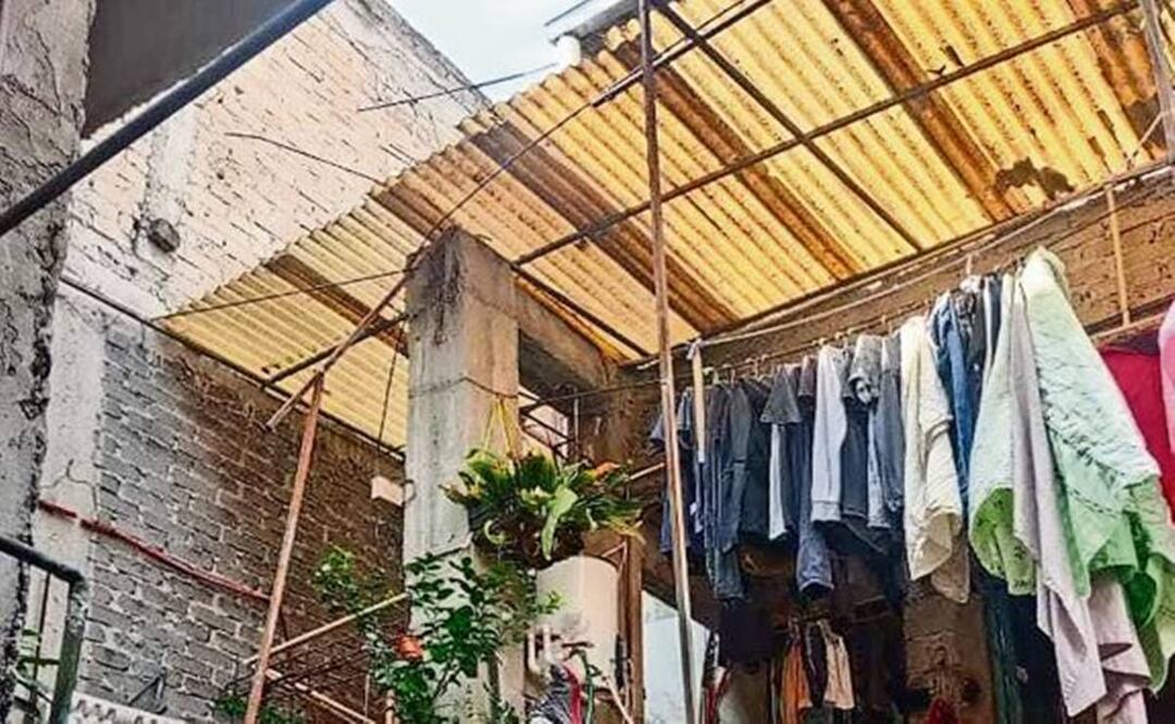 Hombre sube a checar el tinaco y muere al resbalar y quedar clavado como brocheta, en CDMX