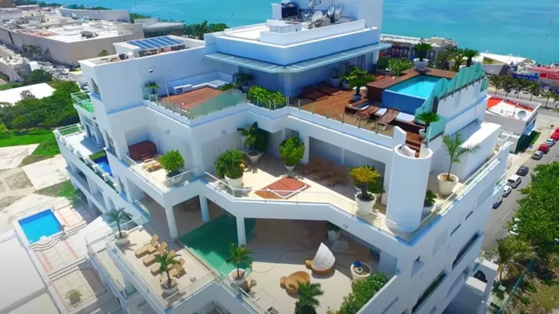 Reviven fotos de la lujosa mansión de Hugo Sánchez y se vuelve viral