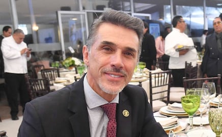 Joaquín López-Dóriga pierde la paciencia con Sergio Mayer en plena transmisión