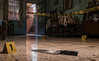 Terror en Naucalpan: Encuentran cuerpo de mujer que fue picoteada por su esposo