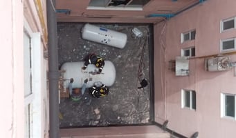 Hombre cae desde azotea con tanque de gas y sobrevive en CDMX