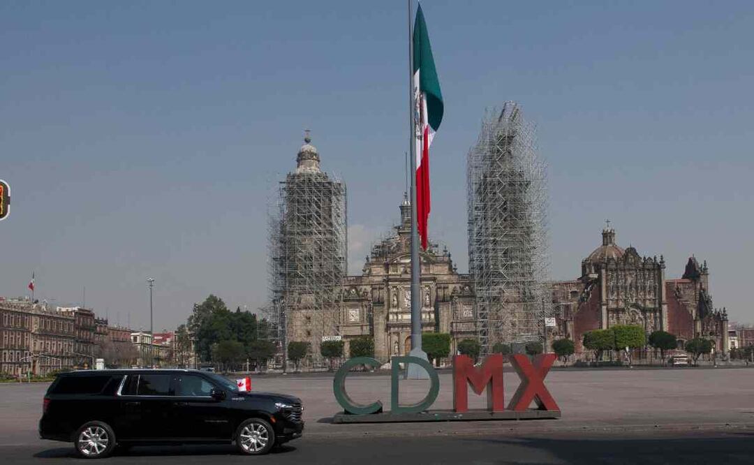 ¿Por qué el Zócalo de la CDMX no debe ser completamente peatonal? Aquí las razones